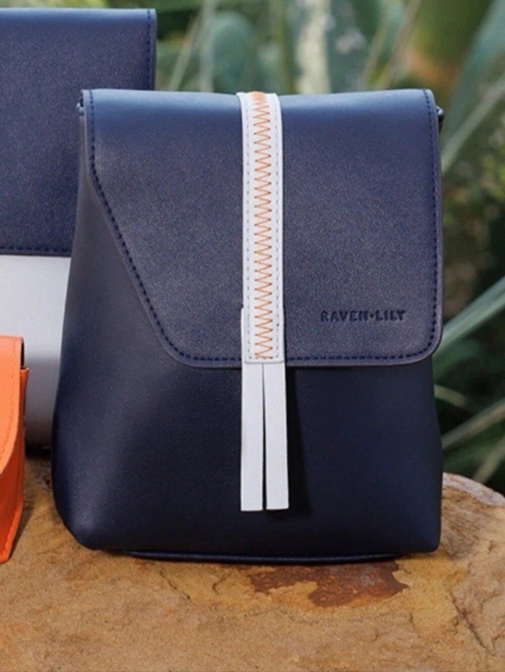 (NWOT) Raven + Lily x American Airlines Flagship First Class Crossbody Bag